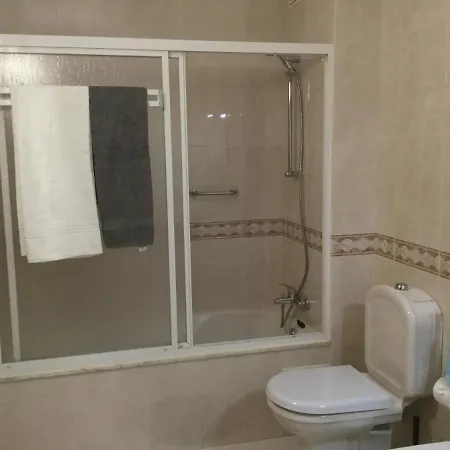 Olinda's Two Bedroom 라고스