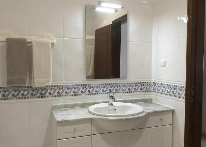 Olinda's Two Bedroom * 라고스